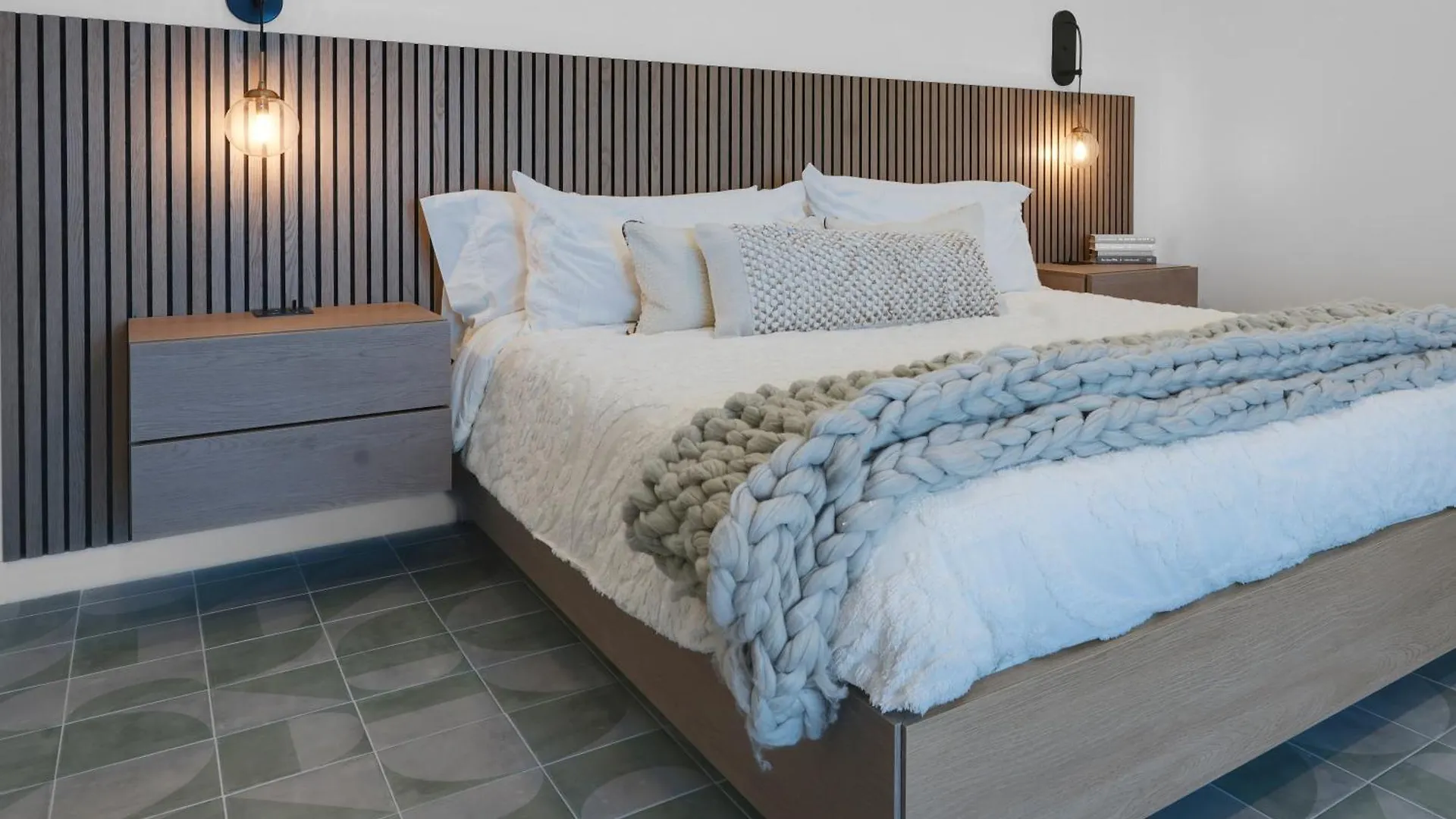 Cobalt Coast Resort West Bay
