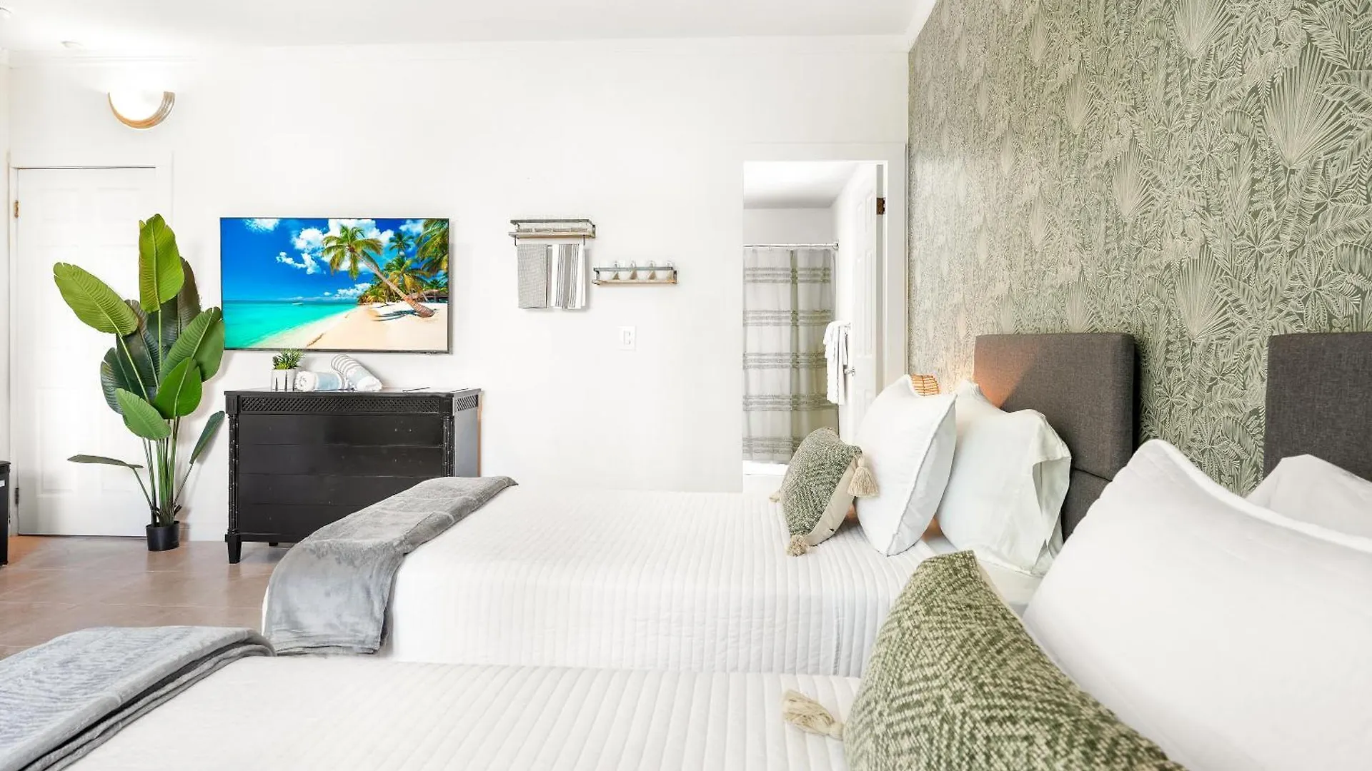 Cobalt Coast Resort West Bay