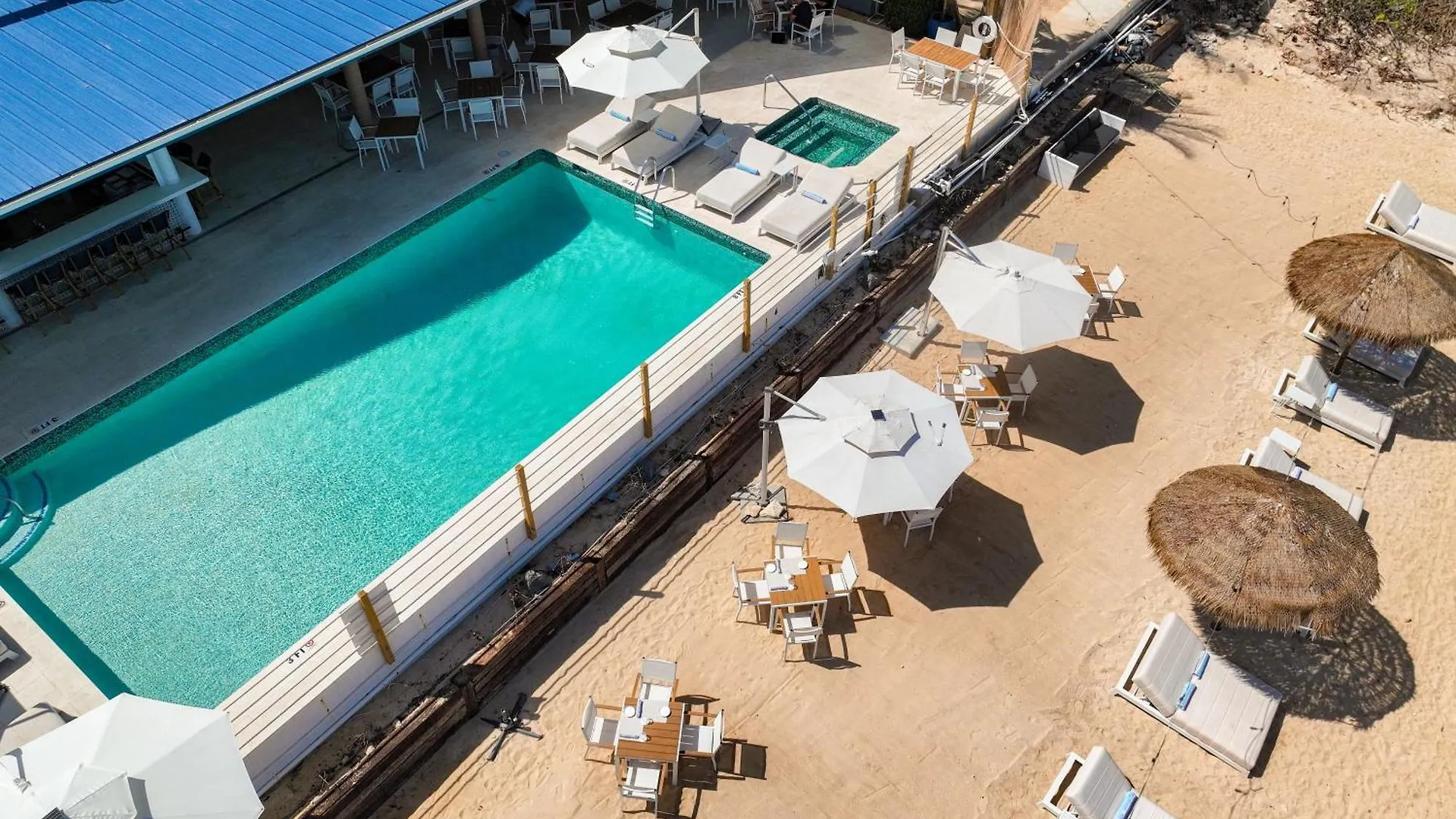Cobalt Coast Resort West Bay